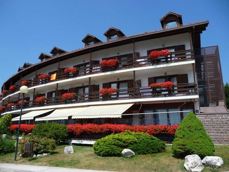 Hotel Resort Veronza Cavalese Extérieur photo
